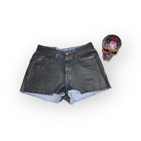 new LF Furst of a Kind ★ Levi's® 517’s® ★ Black Coated Cut Off Denim Shorts ★ - Picture 3 of 16